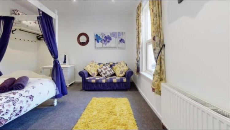 Myrtle 10 Bedrooms Sleeps 28, 2 Min To Weymouth