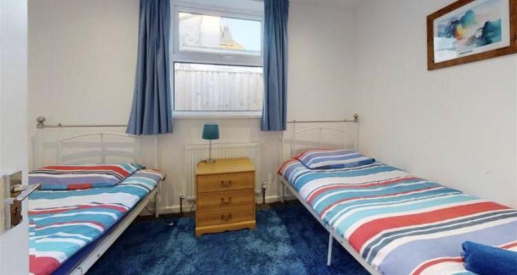 Myrtle 10 Bedrooms Sleeps 28, 2 Min To * Weymouth